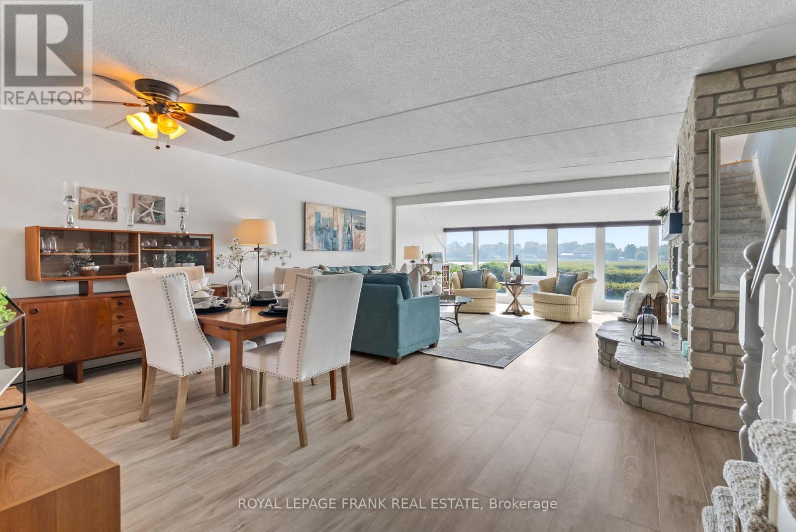 












15 - 120 PORT DARLINGTON ROAD

,
Clarington (Bowmanville),




Ontario
L1C3K3

