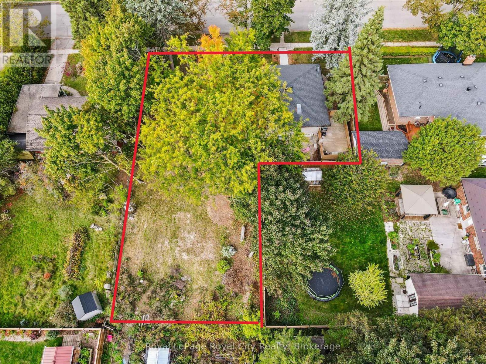 












20 HIGHVIEW PLACE

,
Guelph (Exhibition Park),




Ontario
N1H1M7

