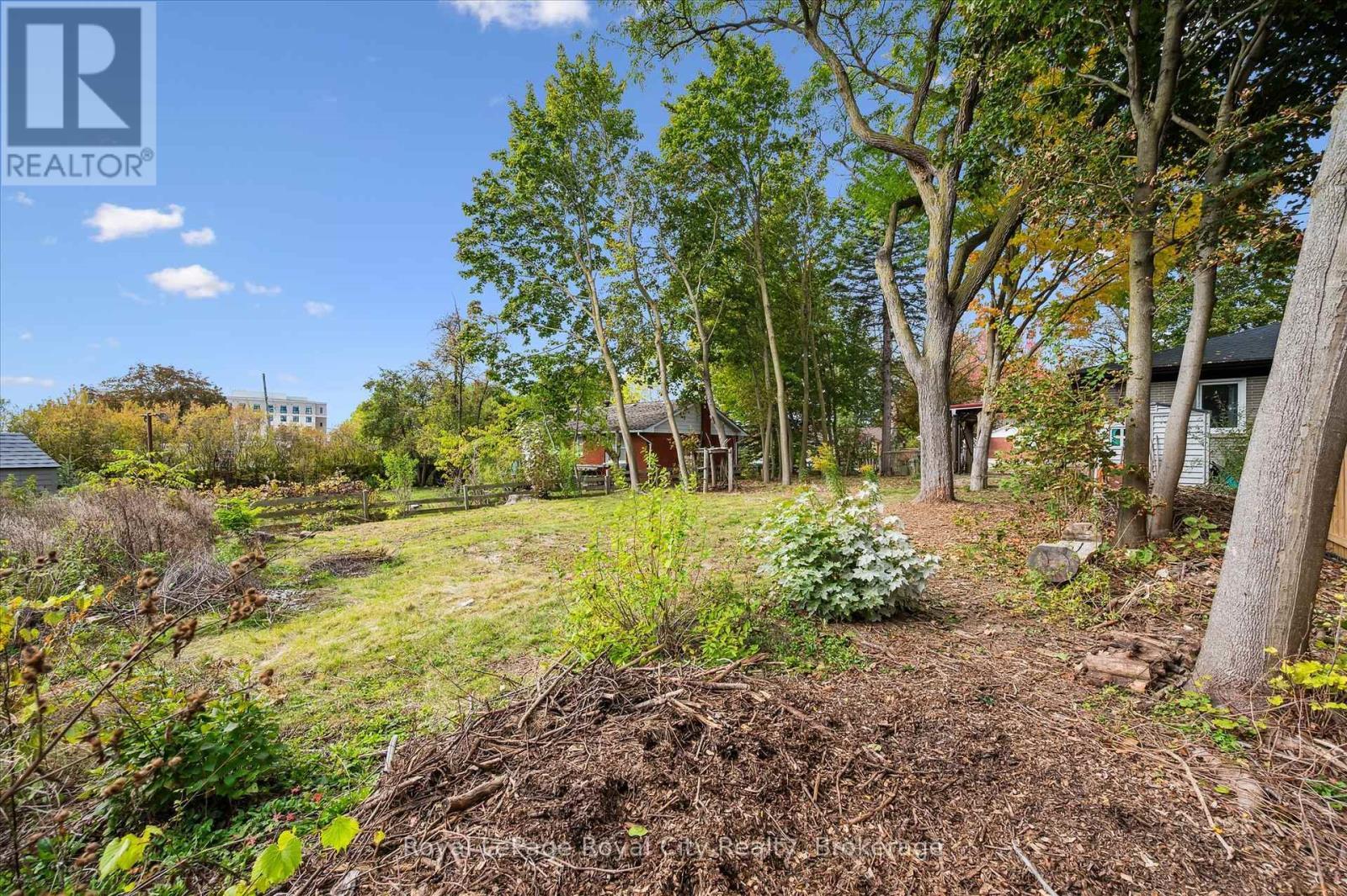 












20 HIGHVIEW PLACE

,
Guelph (Exhibition Park),




Ontario
N1H1M7

