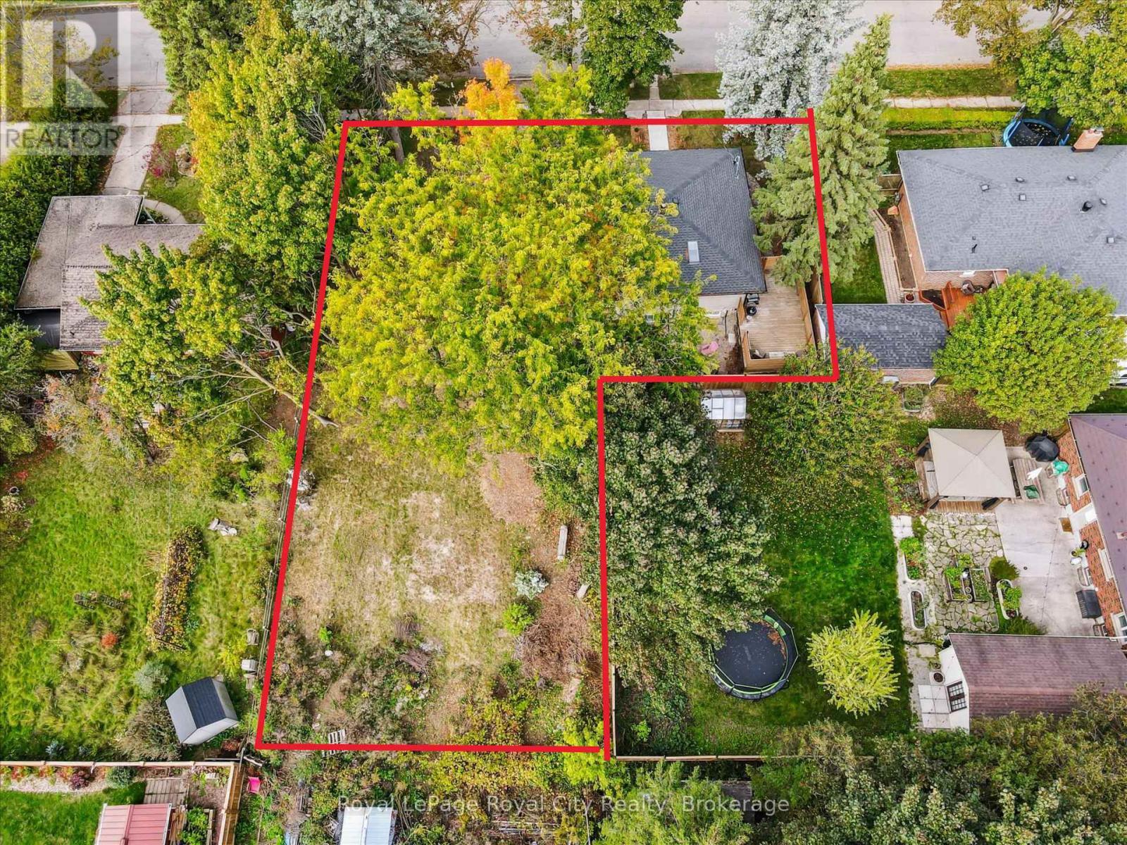 












20 HIGHVIEW PLACE

,
Guelph (Exhibition Park),




Ontario
N1H1M7

