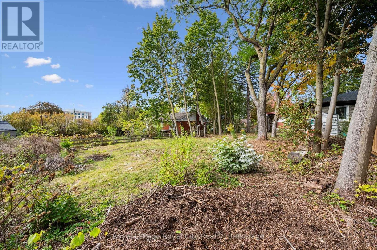 












20 HIGHVIEW PLACE

,
Guelph (Exhibition Park),




Ontario
N1H1M7

