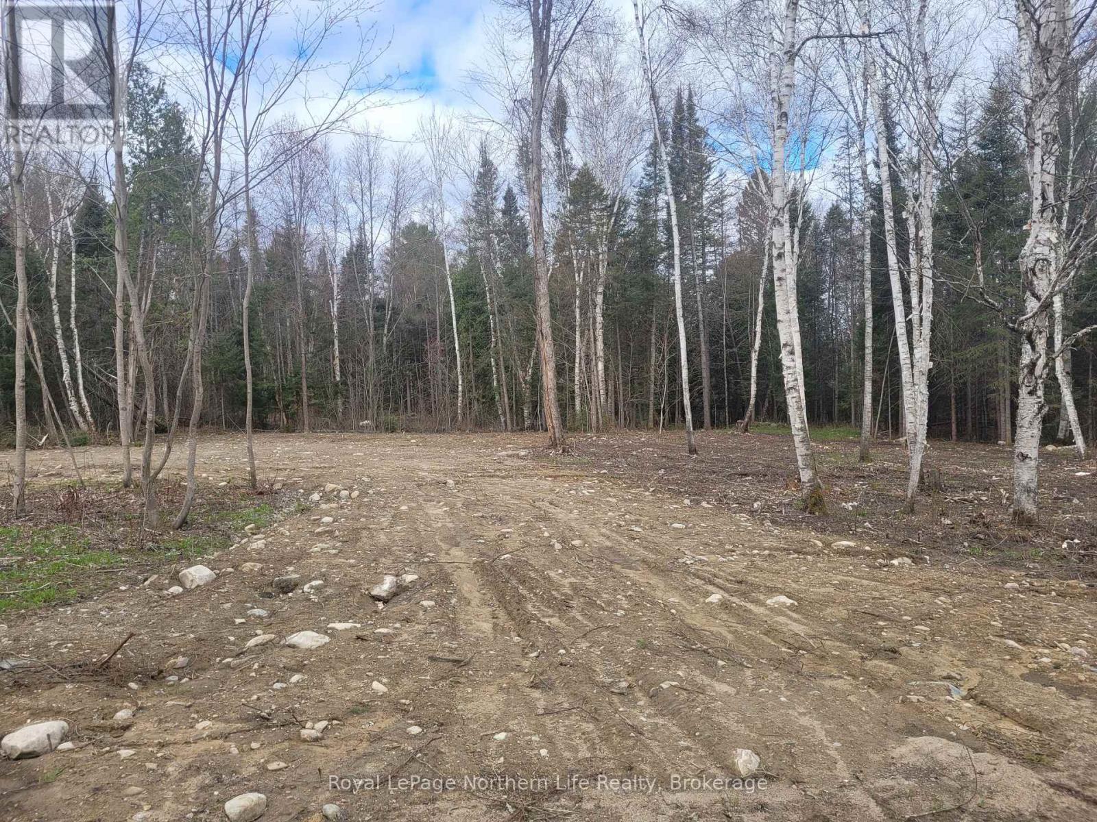 












LOT 21 CON 13 PT 3

,
Papineau-Cameron (Papineau Cameron),







Ontario
P0H1V0

