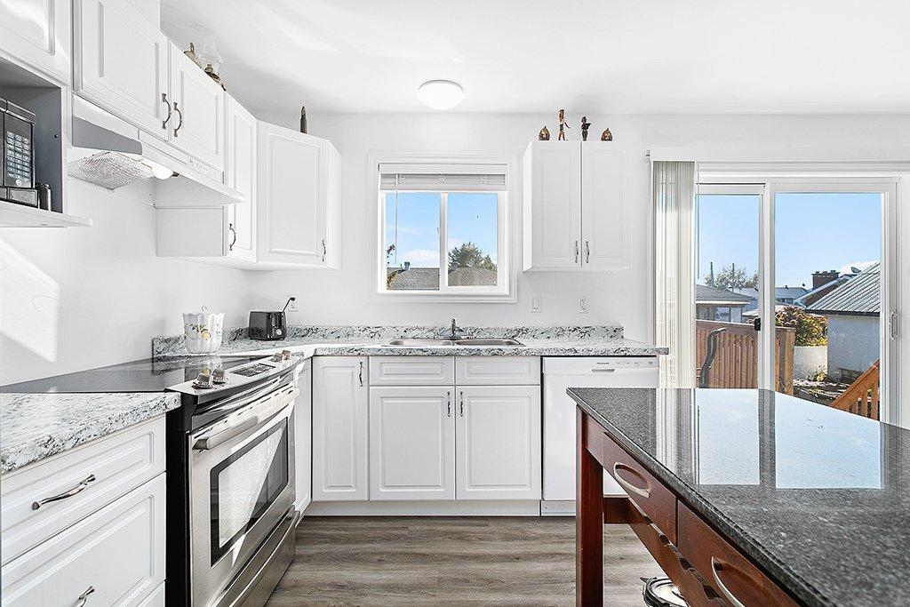 









34


Rue Centre

,
Shawville,




QC
J0X2Y0

