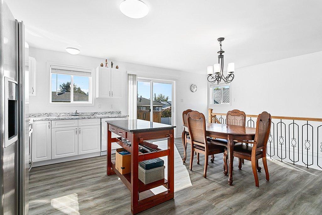 









34


Rue Centre

,
Shawville,




QC
J0X2Y0

