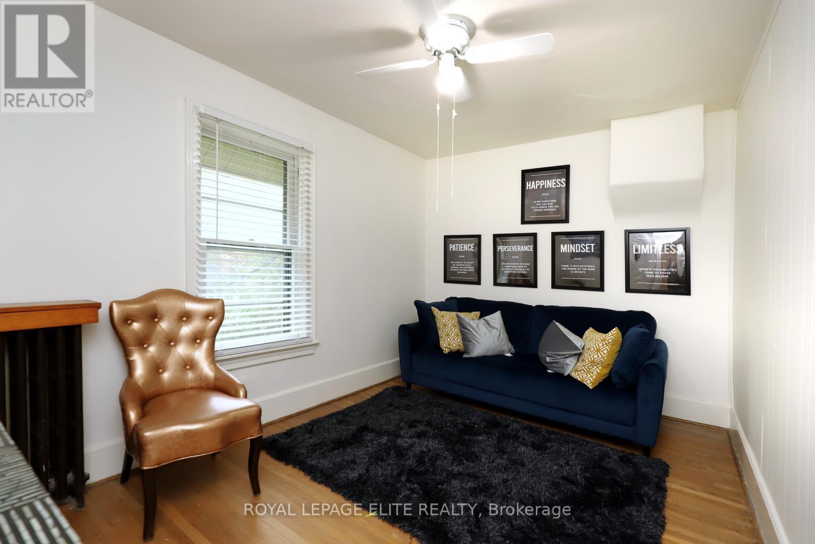 












18-20 REUBEN STREET

,
Aurora,




Ontario
L4G2M2

