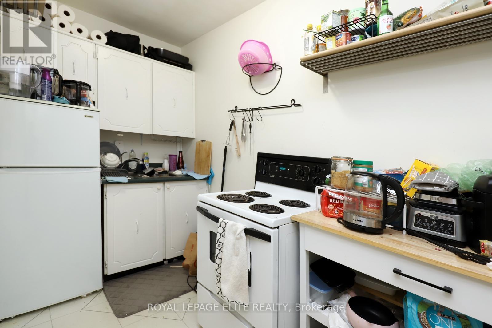 












18-20 REUBEN STREET

,
Aurora,




Ontario
L4G2M2

