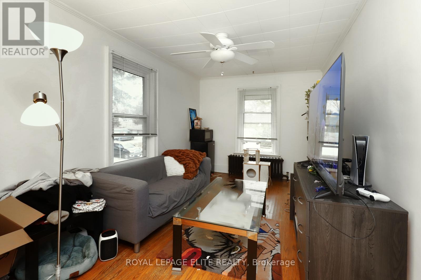 












18-20 REUBEN STREET

,
Aurora,




Ontario
L4G2M2

