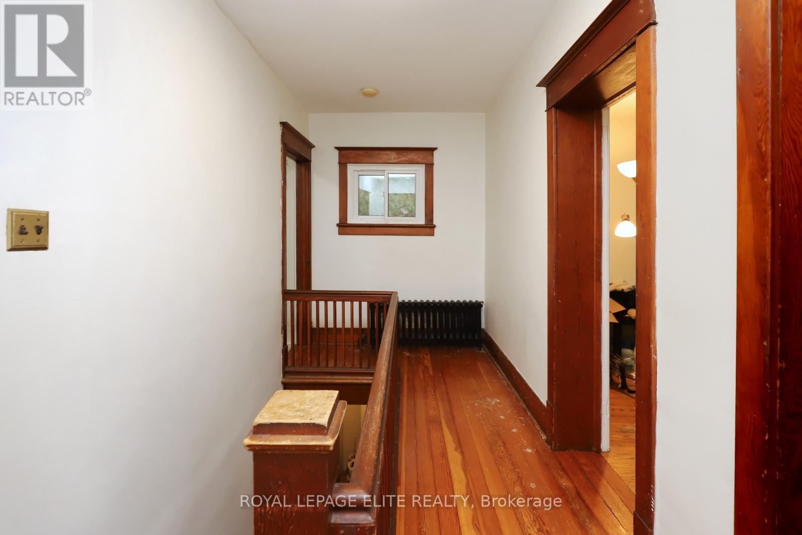 












18-20 REUBEN STREET

,
Aurora,




Ontario
L4G2M2

