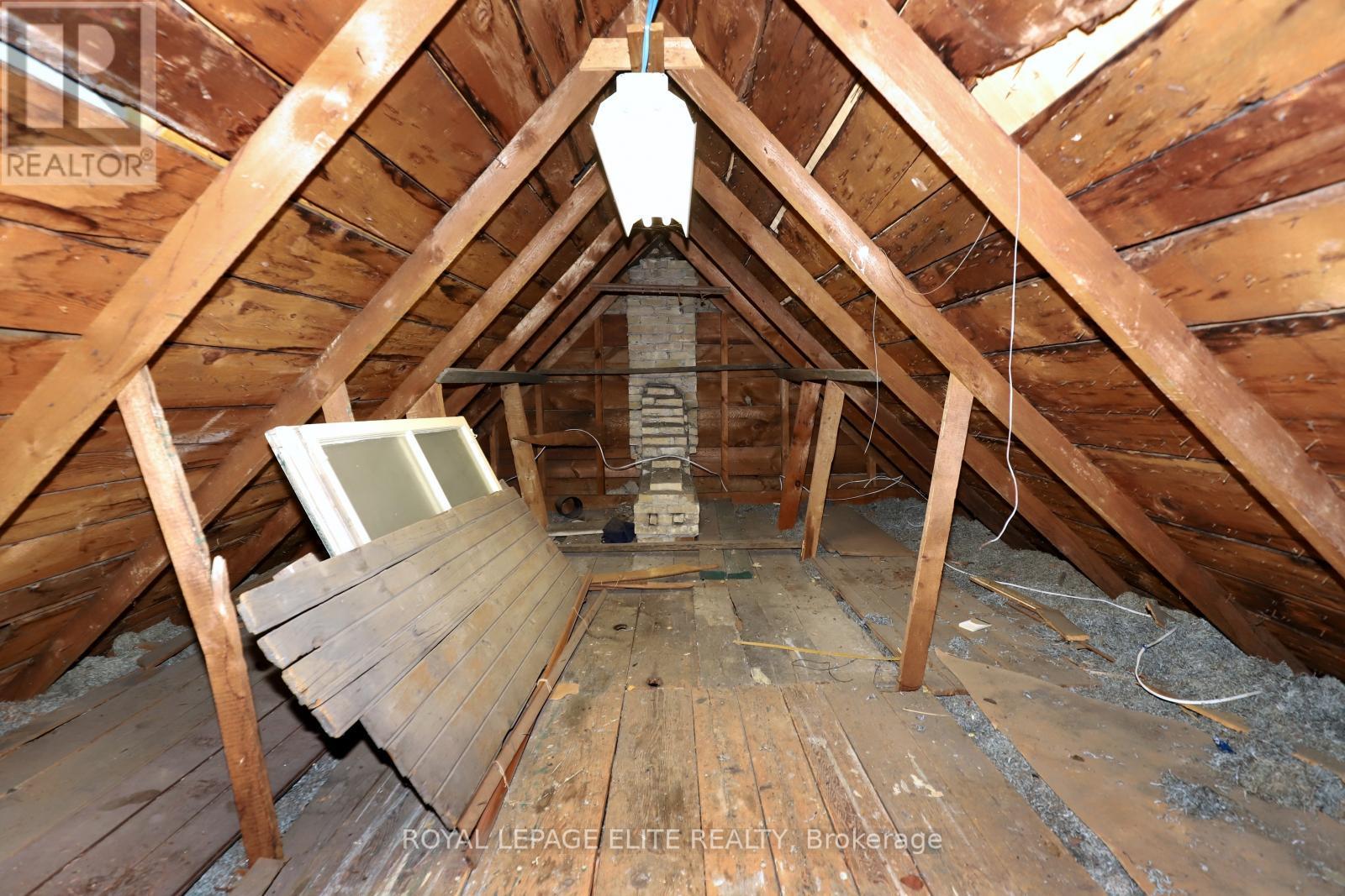 












18-20 REUBEN STREET

,
Aurora,




Ontario
L4G2M2

