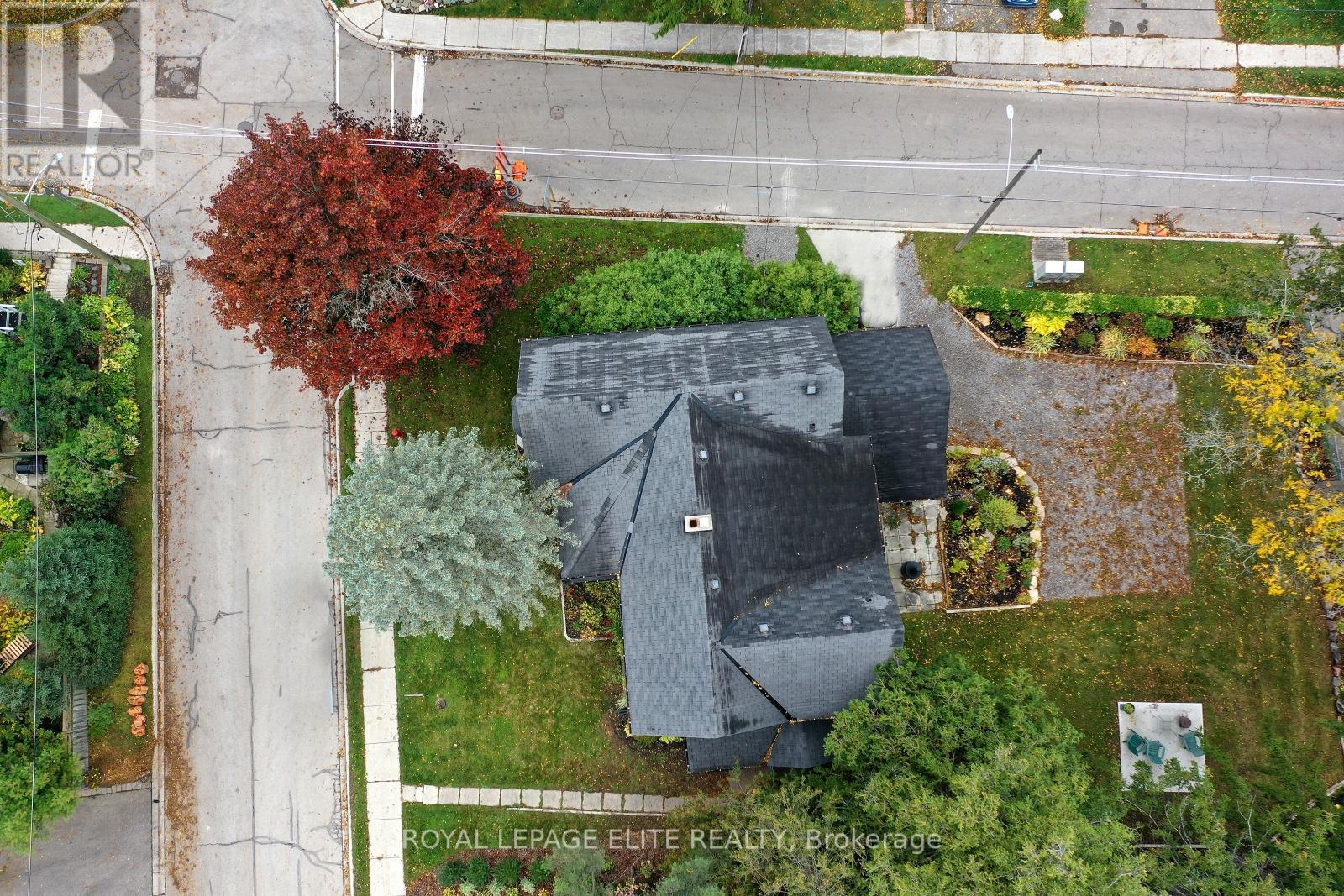 












18-20 REUBEN STREET

,
Aurora,




Ontario
L4G2M2

