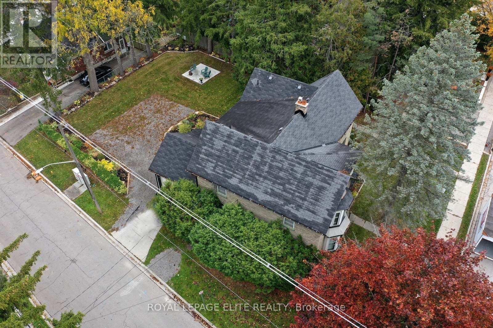 












18-20 REUBEN STREET

,
Aurora,




Ontario
L4G2M2

