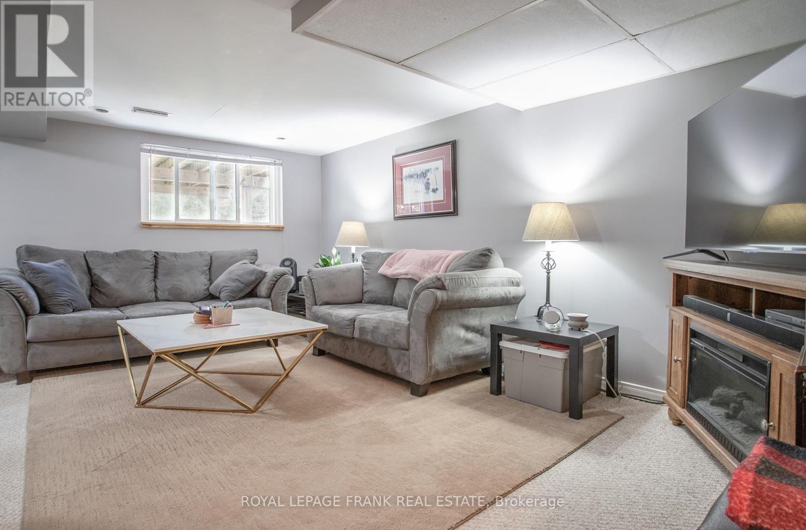 












793 CENTRAL PARK BOULEVARD N

,
Oshawa (Centennial),




Ontario
L1G6B2

