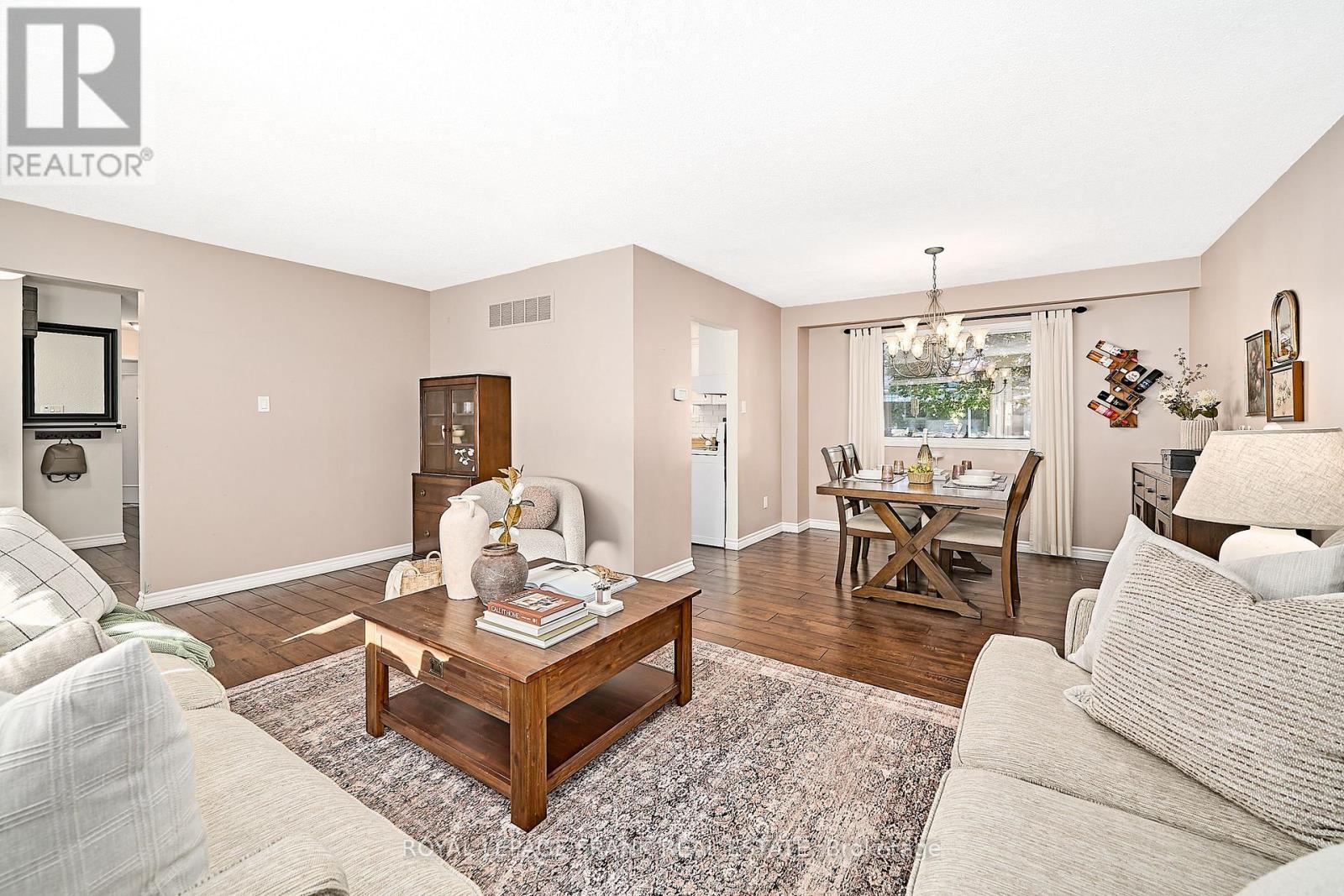 












7 JUDY COURT

,
Markham (Markham Village),




Ontario
L3P3R8

