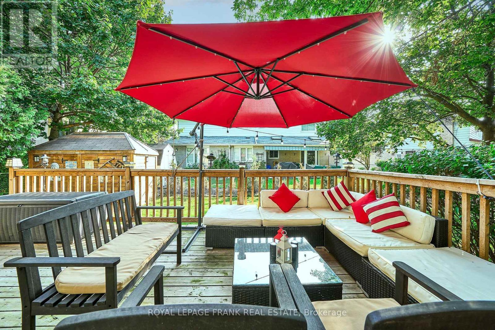 












7 JUDY COURT

,
Markham (Markham Village),




Ontario
L3P3R8

