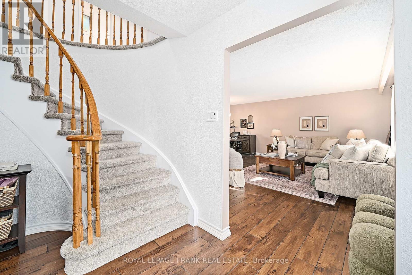 












7 JUDY COURT

,
Markham (Markham Village),




Ontario
L3P3R8

