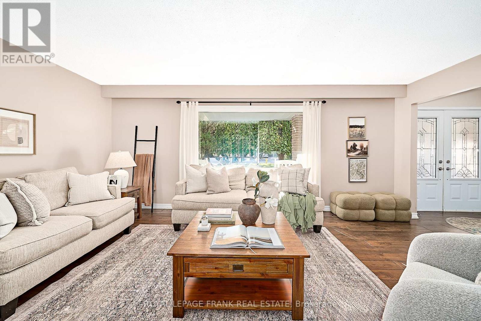 












7 JUDY COURT

,
Markham (Markham Village),




Ontario
L3P3R8

