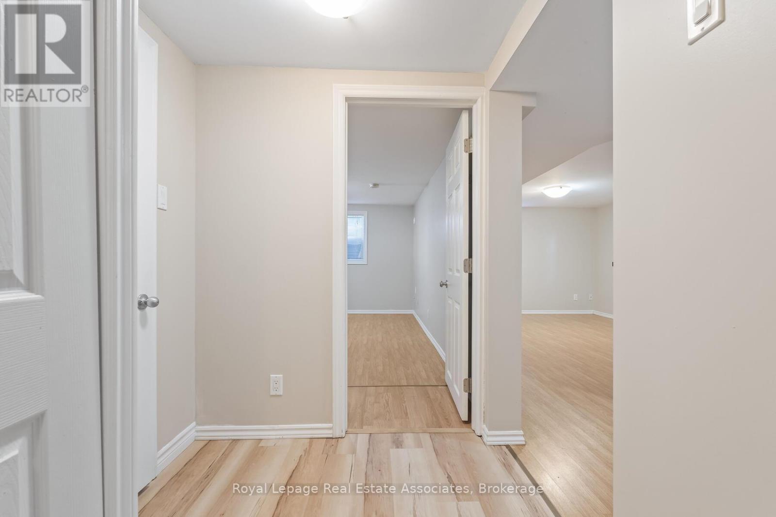 












17 ACADEMY ROAD

,
Halton Hills,




Ontario
L7G3N7

