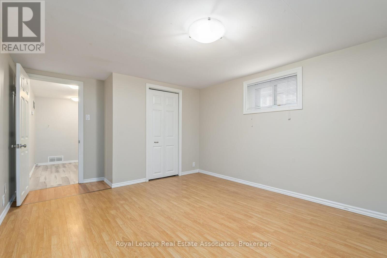 












17 ACADEMY ROAD

,
Halton Hills,




Ontario
L7G3N7

