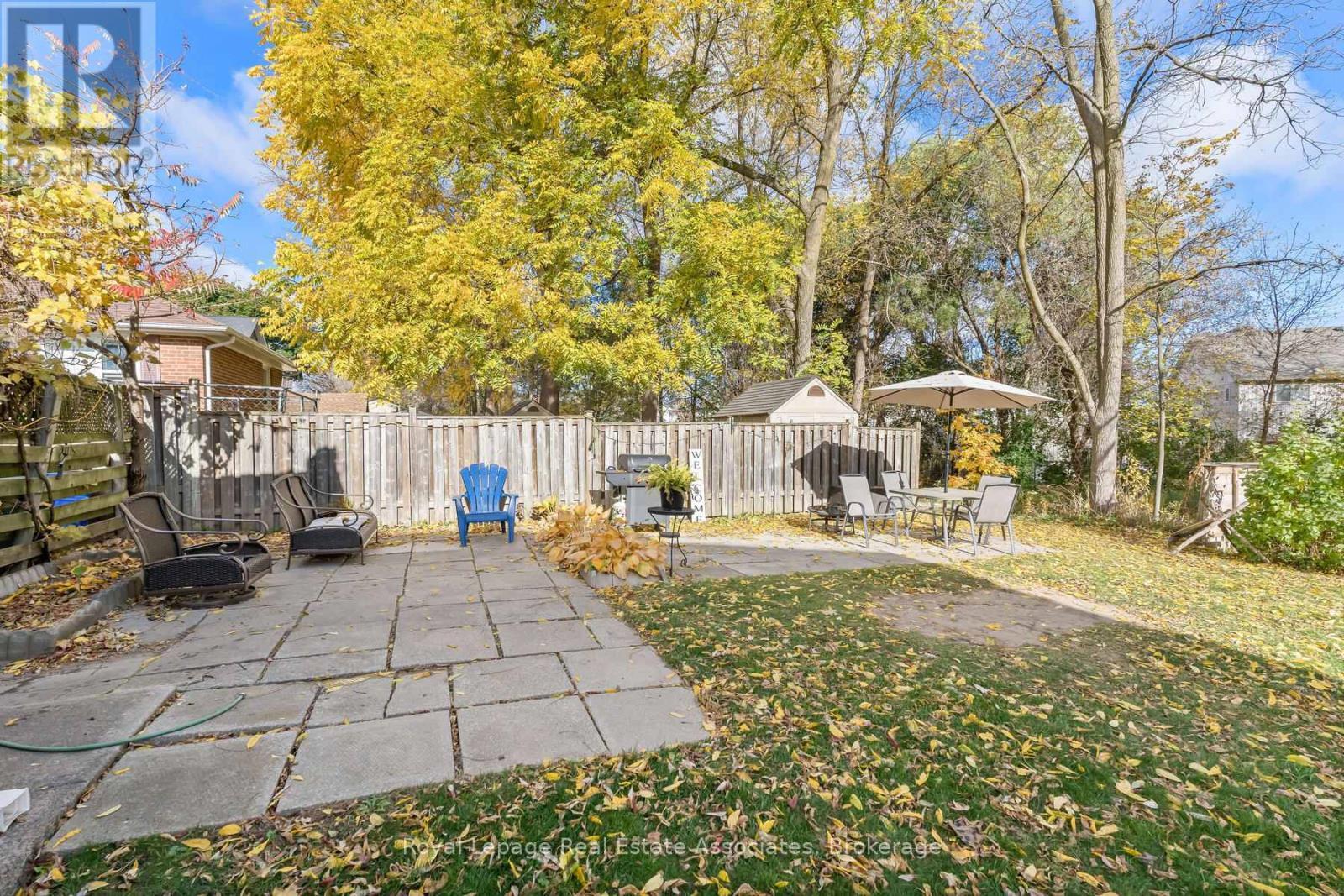 












17 ACADEMY ROAD

,
Halton Hills,




Ontario
L7G3N7

