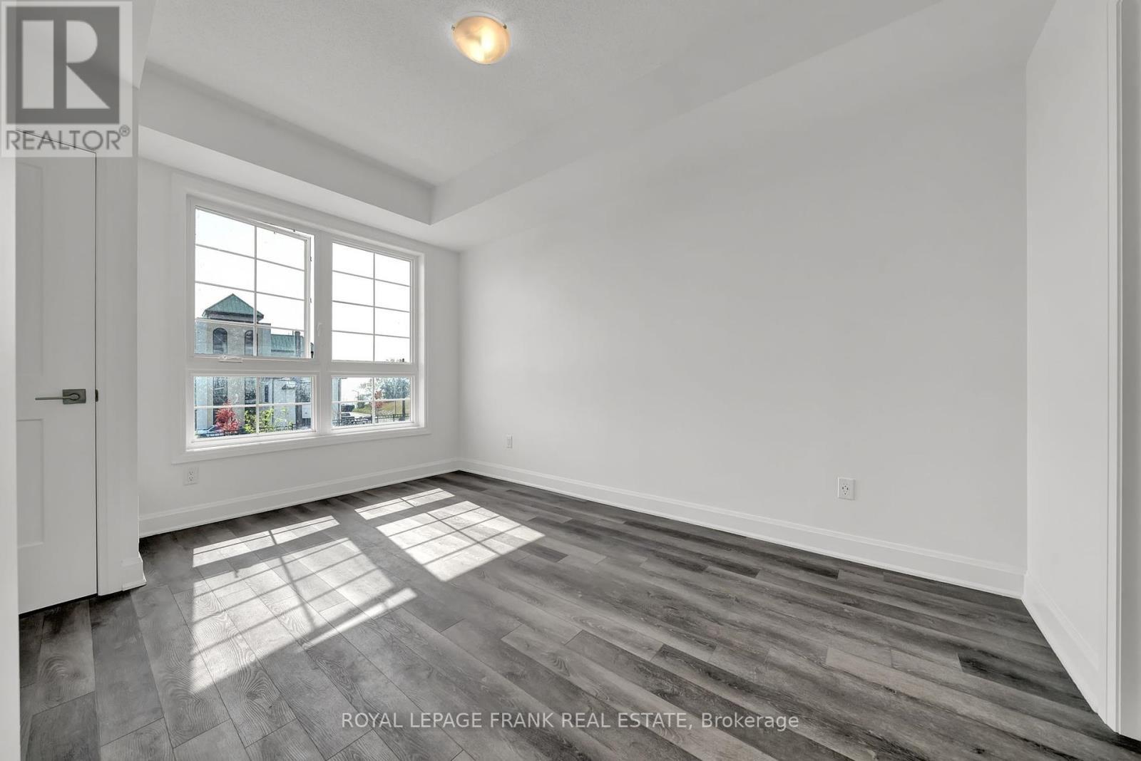 












216 - 50 LAKEBREEZE DRIVE

,
Clarington (Newcastle),




Ontario
L1B0V9

