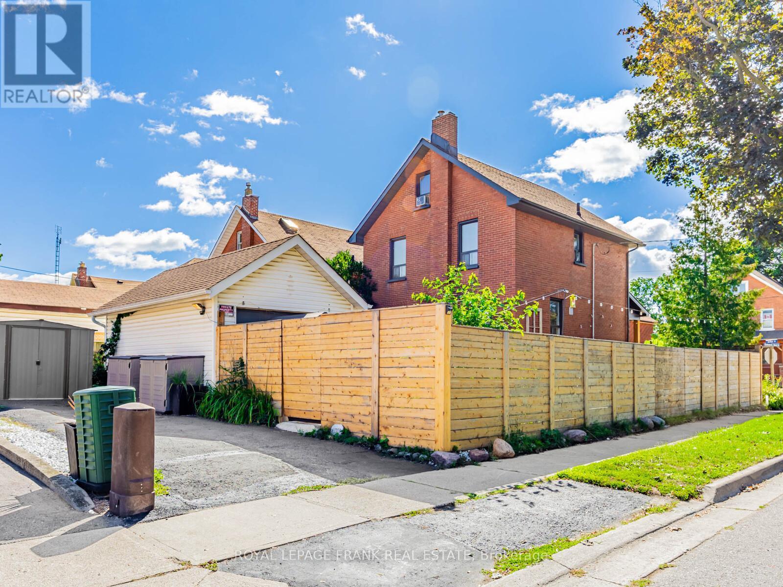 












330 ARTHUR STREET

,
Oshawa (Central),




Ontario
L1H1P3

