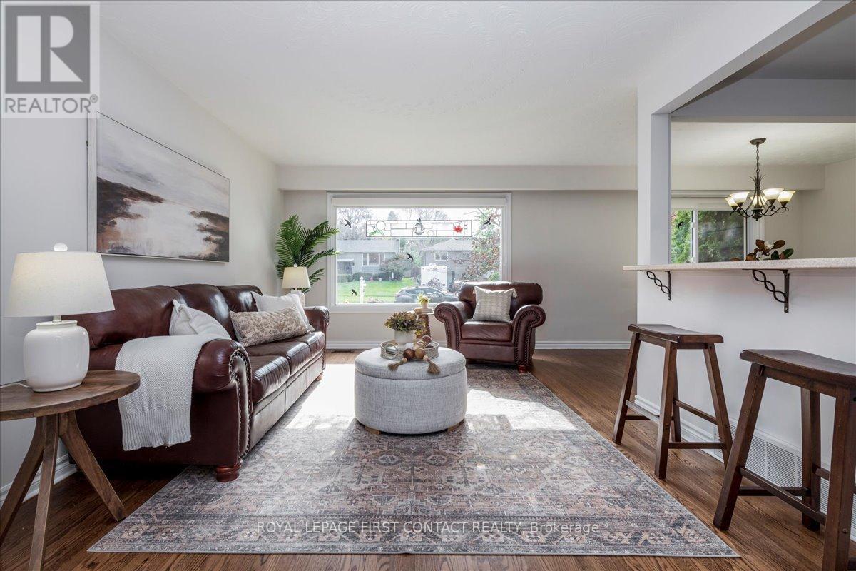 












32 SPRINGHOME ROAD

,
Barrie,




Ontario
L4N2W7

