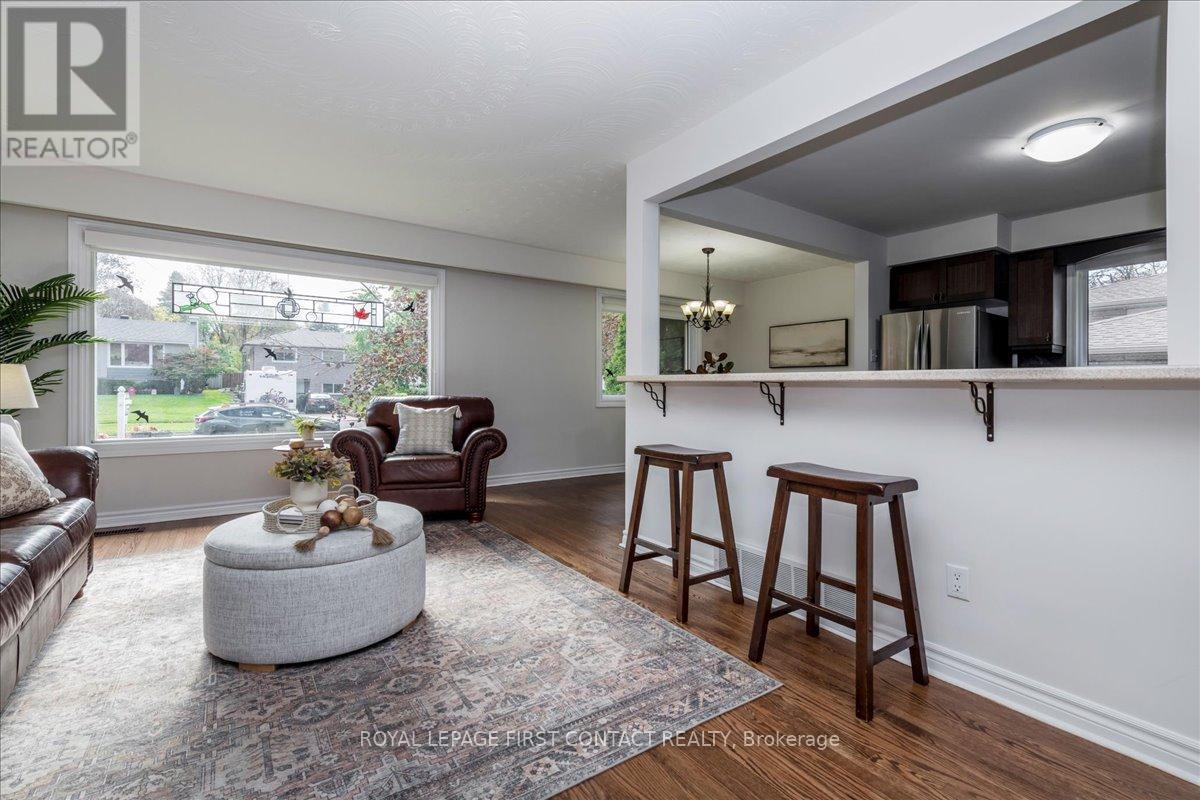 












32 SPRINGHOME ROAD

,
Barrie,




Ontario
L4N2W7

