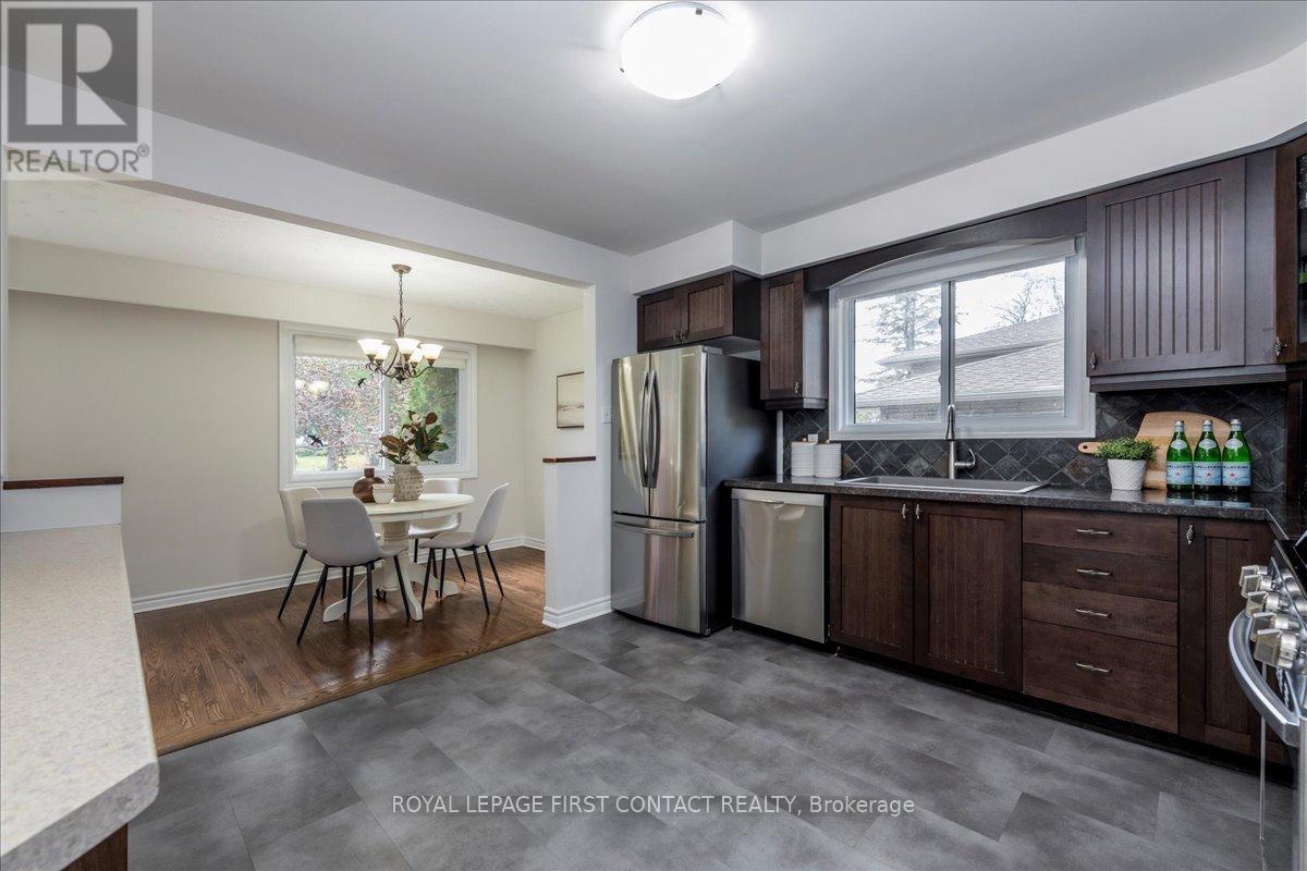 












32 SPRINGHOME ROAD

,
Barrie,




Ontario
L4N2W7

