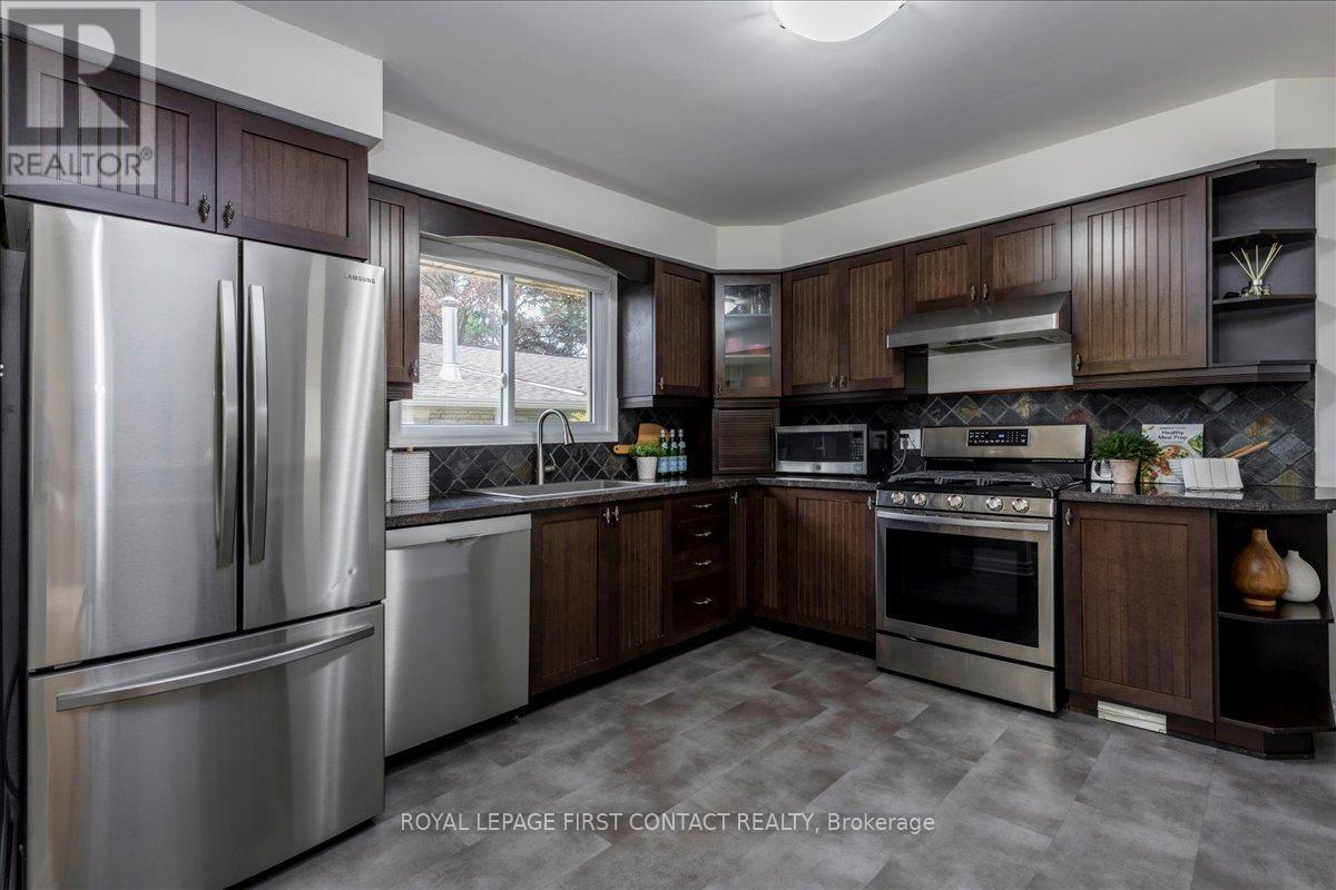 












32 SPRINGHOME ROAD

,
Barrie,




Ontario
L4N2W7

