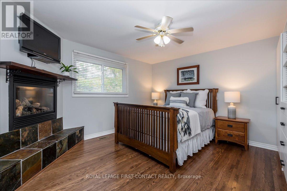 












32 SPRINGHOME ROAD

,
Barrie,




Ontario
L4N2W7

