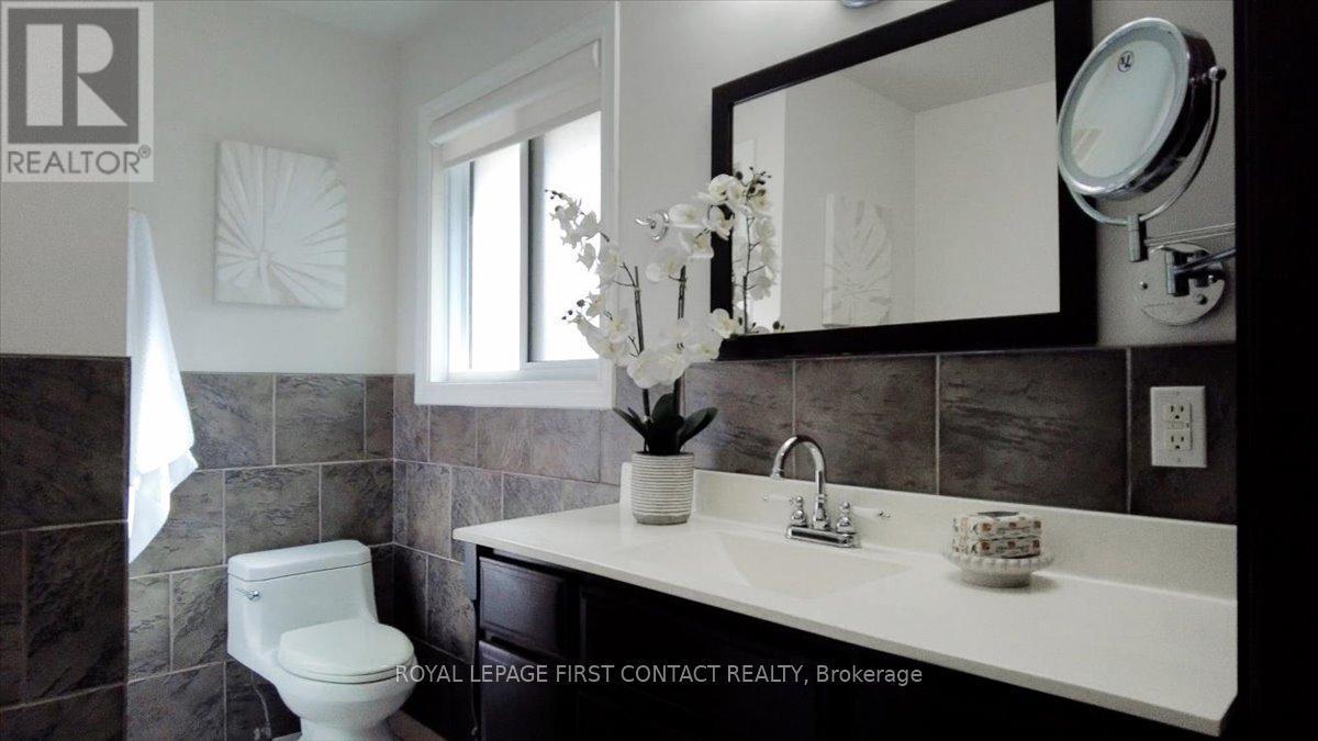 












32 SPRINGHOME ROAD

,
Barrie,




Ontario
L4N2W7

