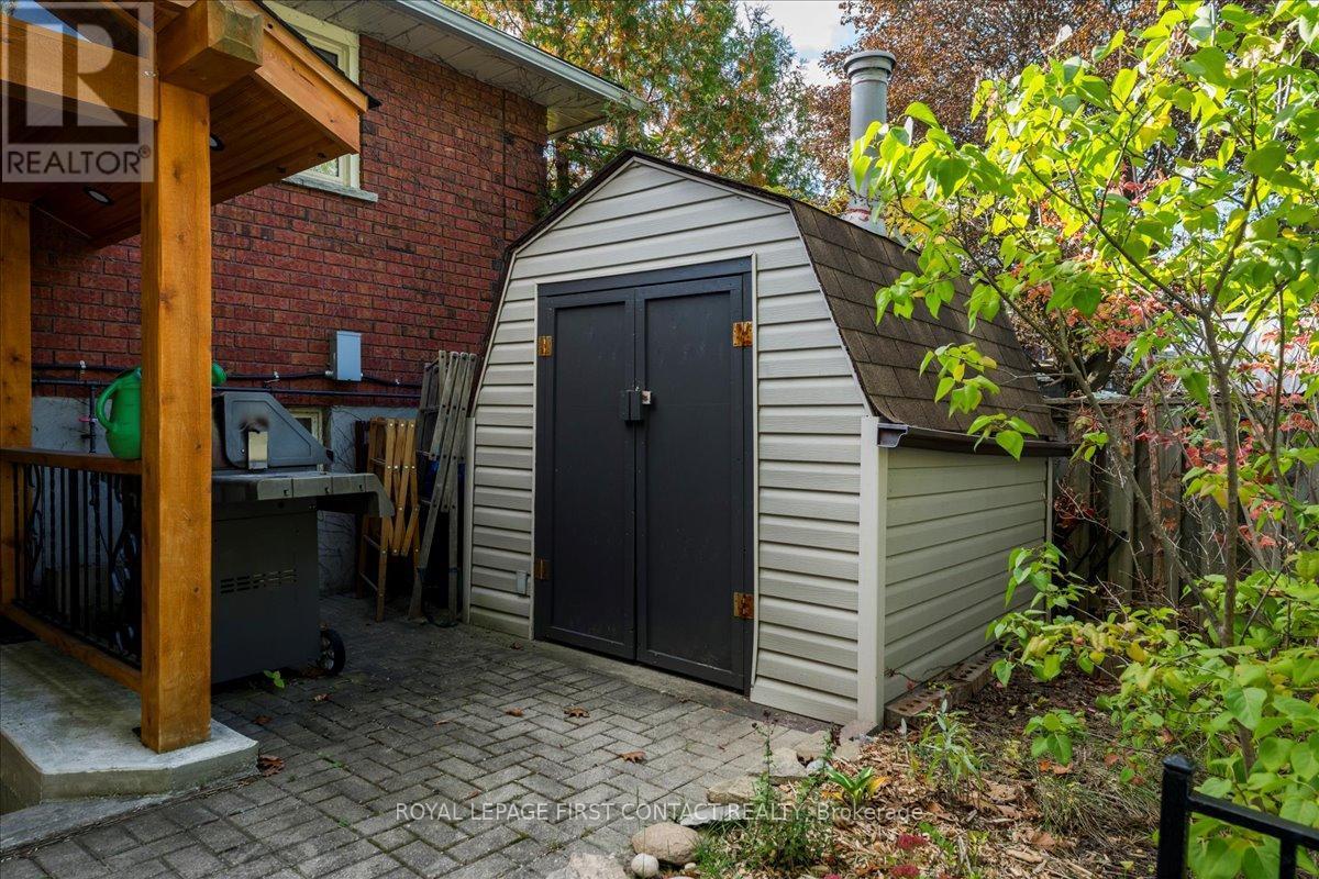 












32 SPRINGHOME ROAD

,
Barrie,




Ontario
L4N2W7

