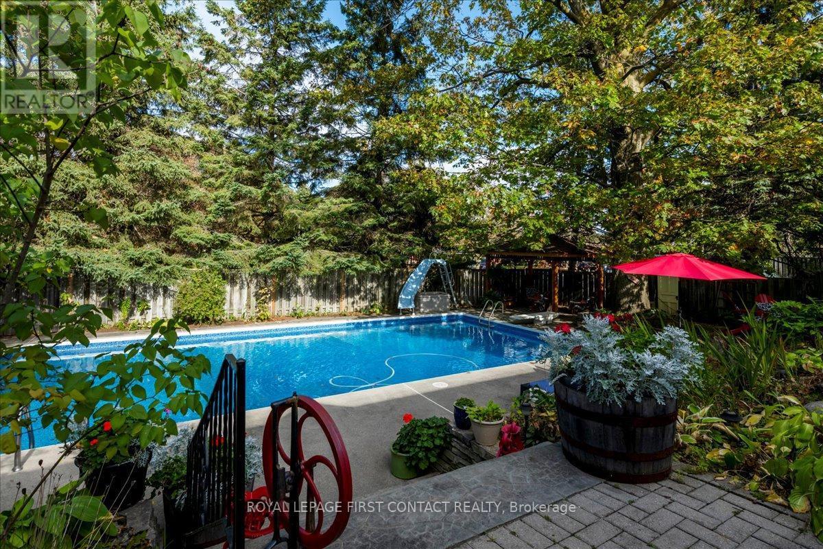 












32 SPRINGHOME ROAD

,
Barrie,




Ontario
L4N2W7

