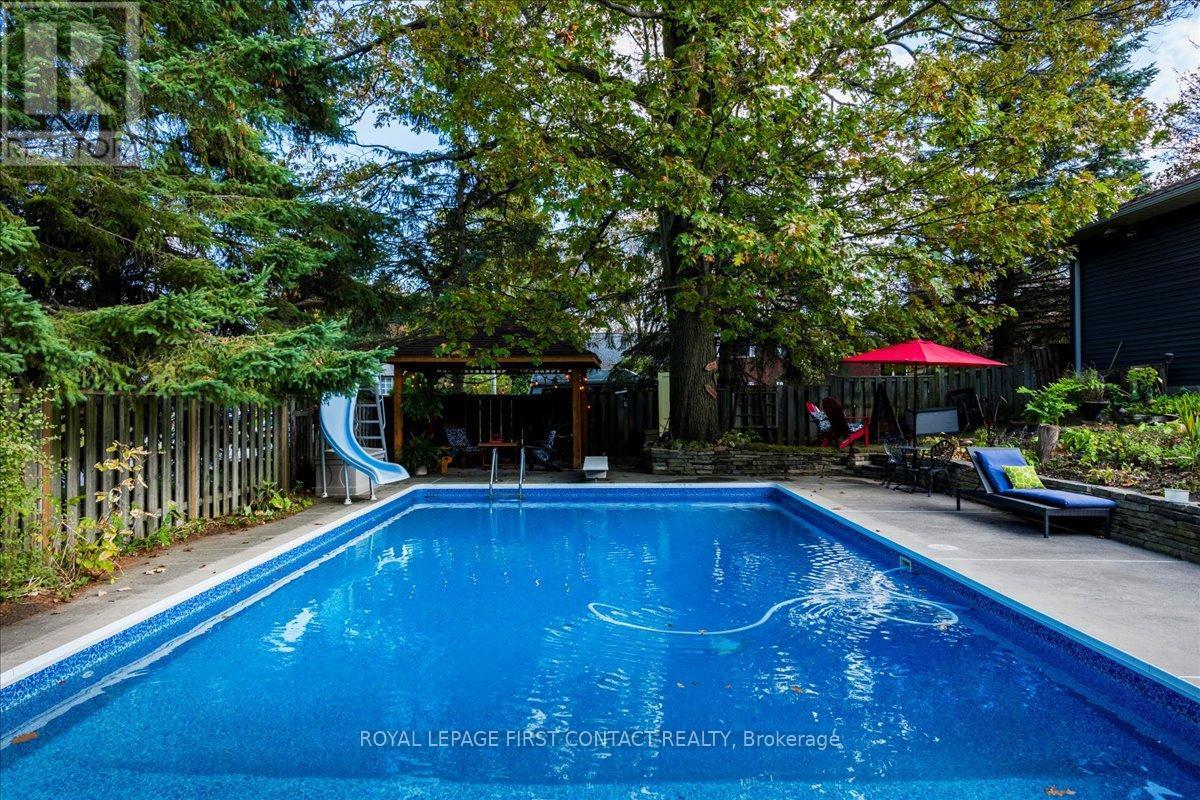 












32 SPRINGHOME ROAD

,
Barrie,




Ontario
L4N2W7

