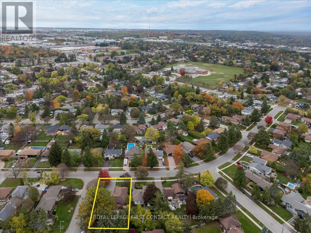 












32 SPRINGHOME ROAD

,
Barrie,




Ontario
L4N2W7

