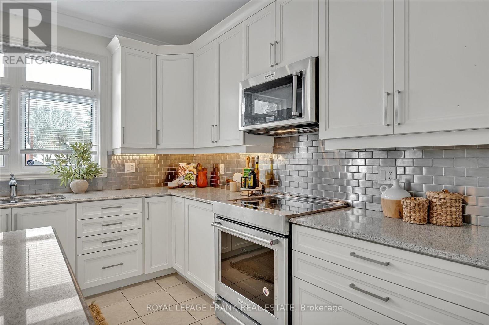 












8 - 24 BRINTON DRIVE

,
Peterborough (Otonabee Ward 1),




Ontario
K9J8S8

