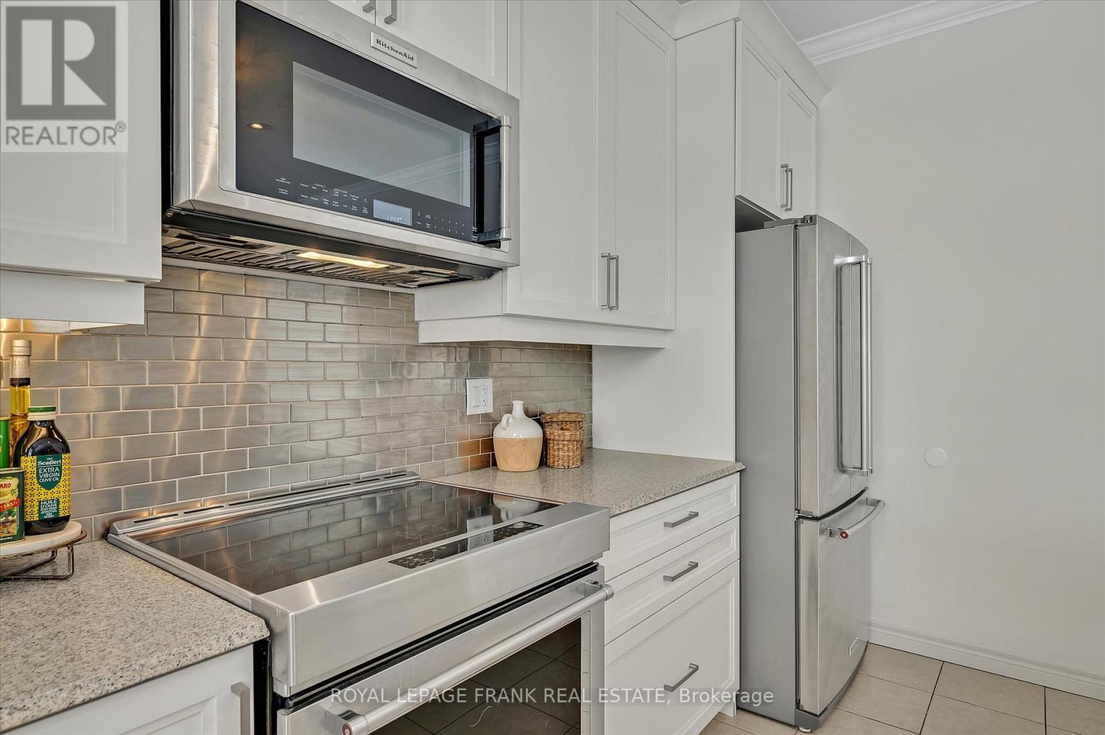 












8 - 24 BRINTON DRIVE

,
Peterborough (Otonabee Ward 1),




Ontario
K9J8S8

