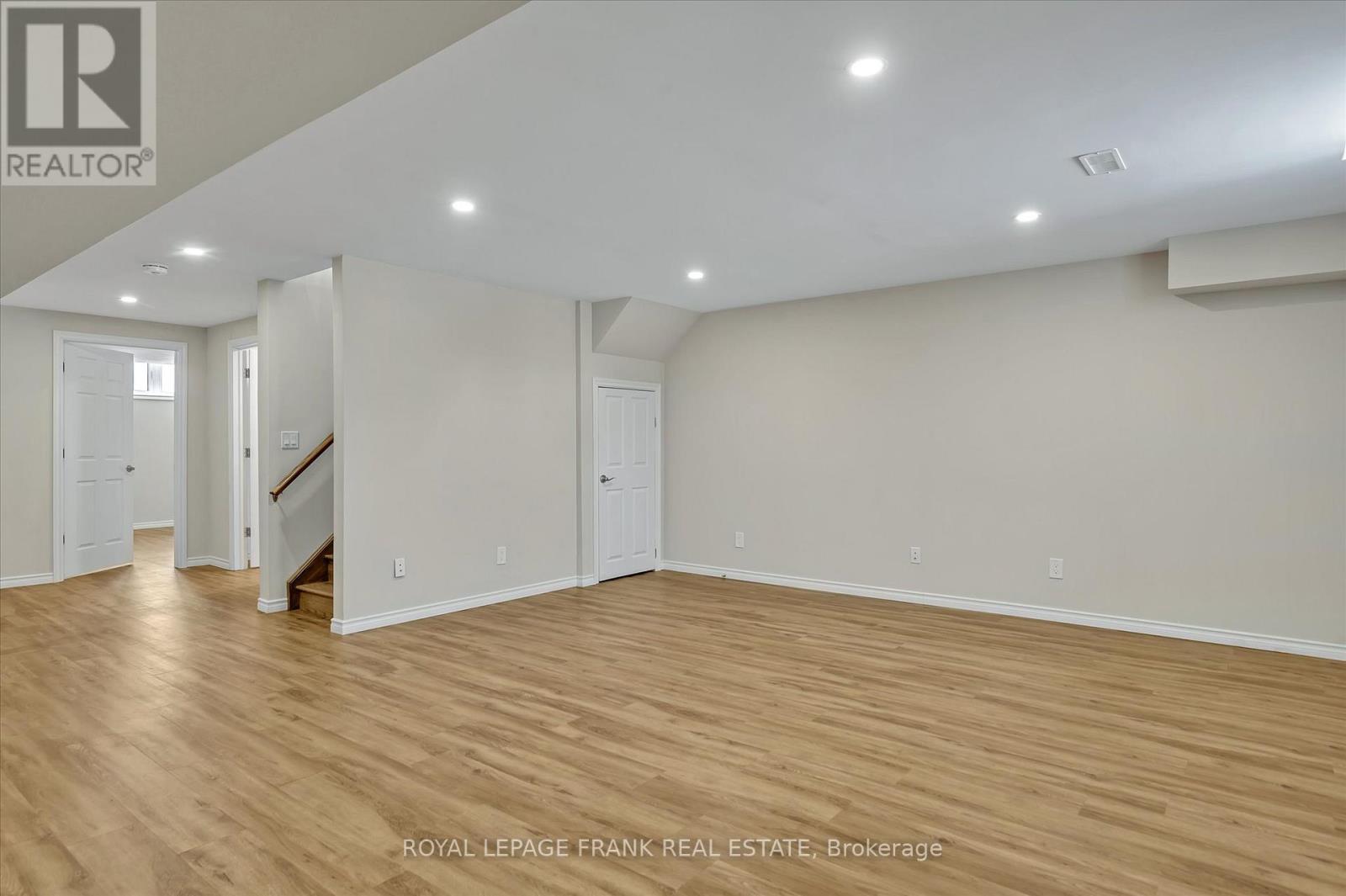 












8 - 24 BRINTON DRIVE

,
Peterborough (Otonabee Ward 1),




Ontario
K9J8S8

