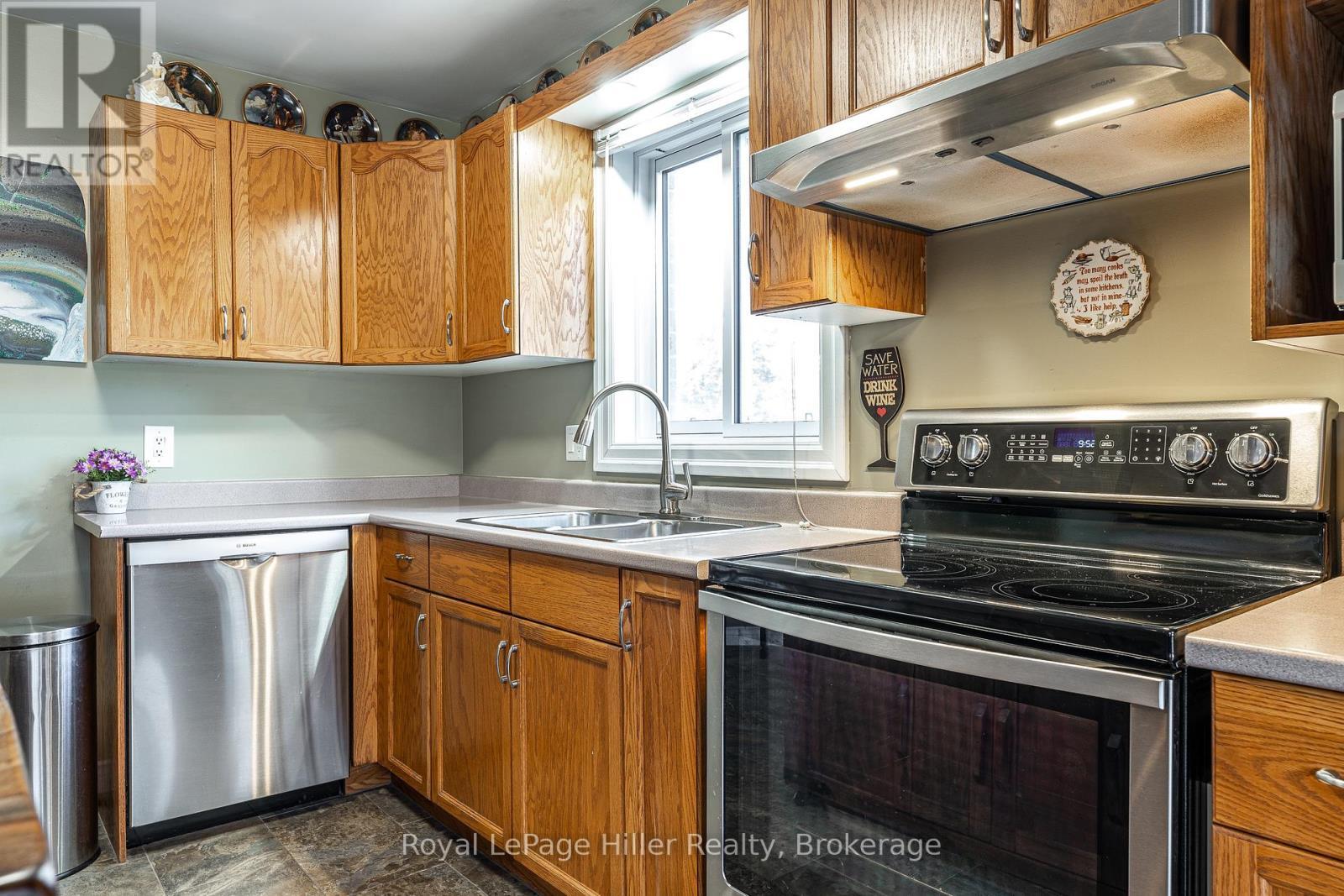 












74 BURNHAM COURT

,
Stratford,




Ontario
N4Z1H5

