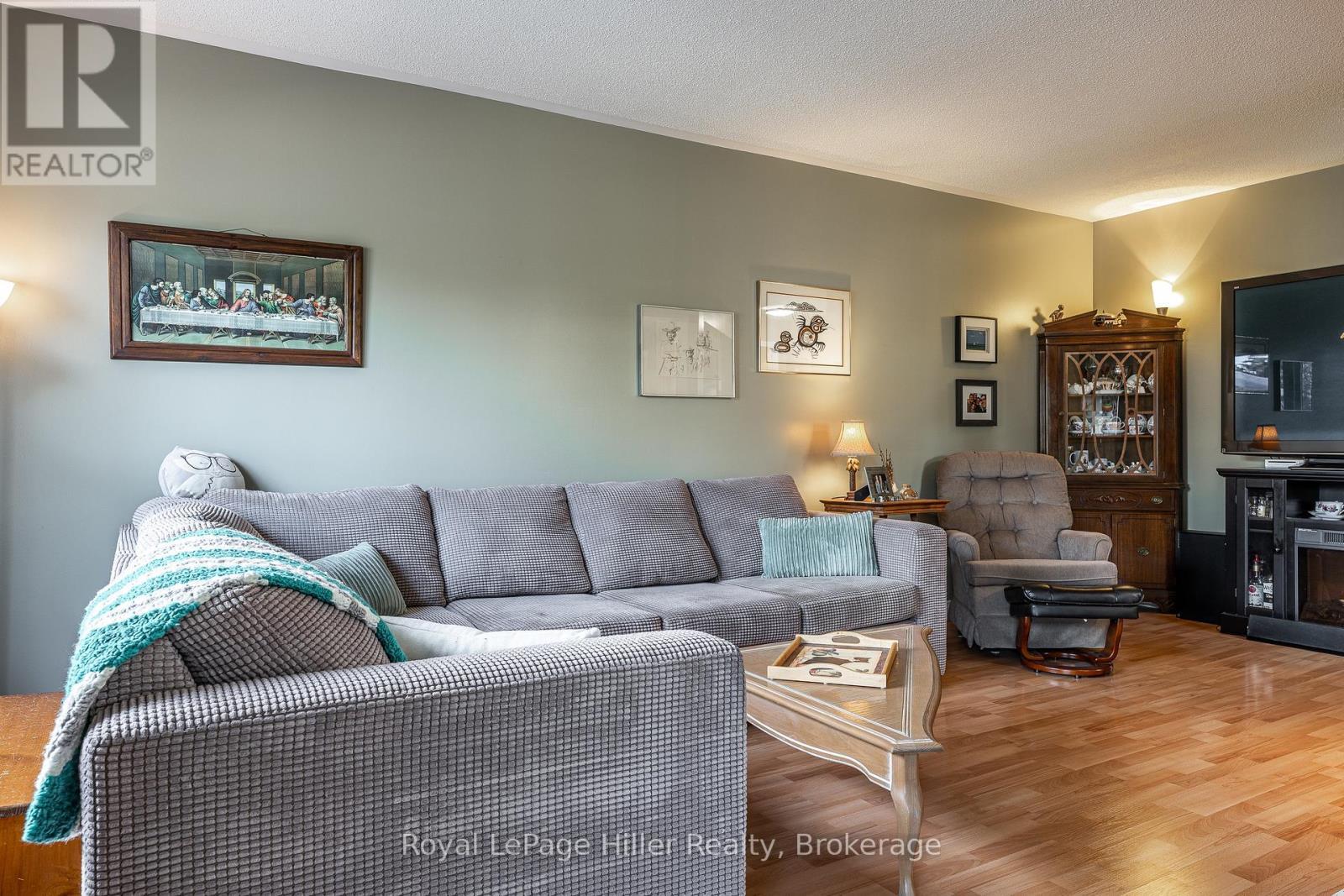 












74 BURNHAM COURT

,
Stratford,




Ontario
N4Z1H5

