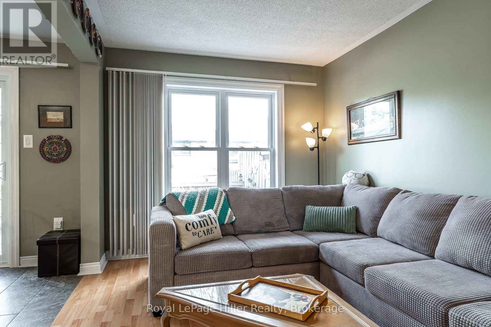 












74 BURNHAM COURT

,
Stratford,




Ontario
N4Z1H5

