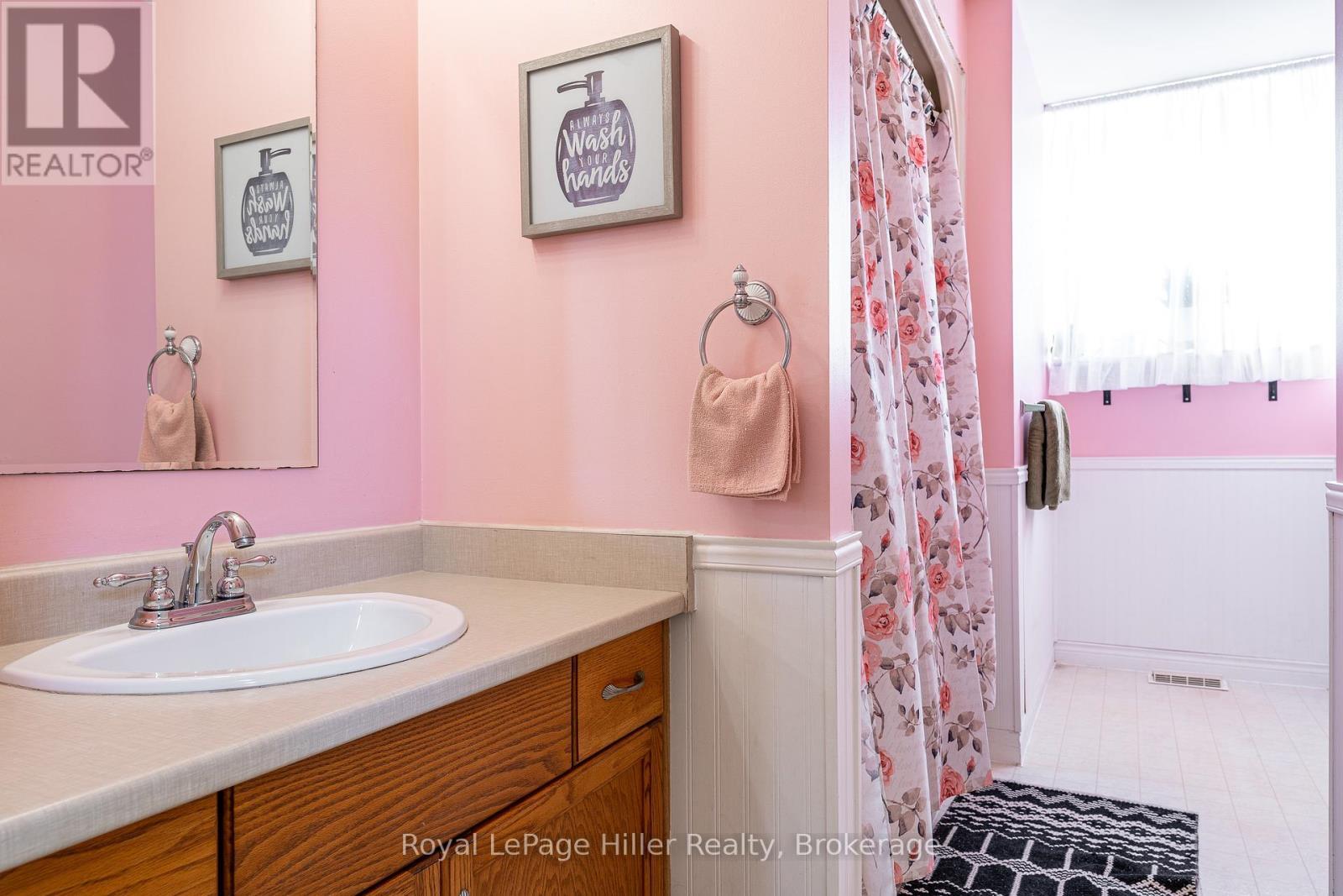 












74 BURNHAM COURT

,
Stratford,




Ontario
N4Z1H5

