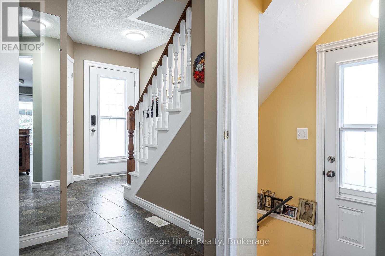 












74 BURNHAM COURT

,
Stratford,




Ontario
N4Z1H5

