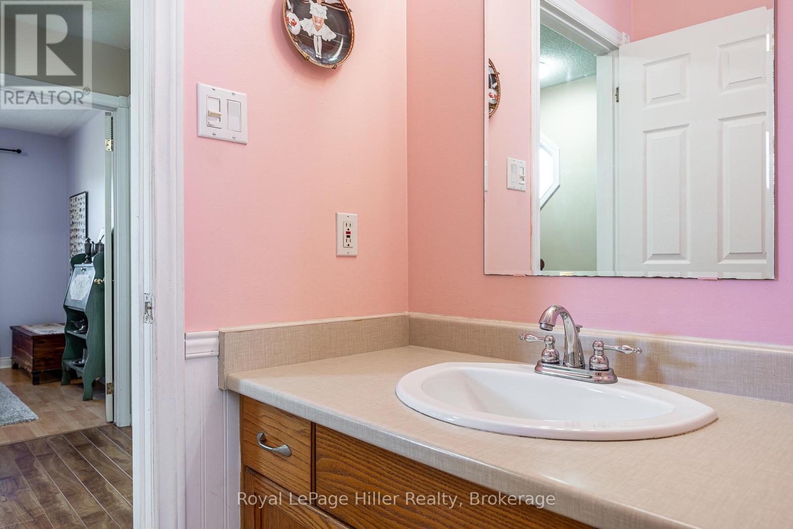 












74 BURNHAM COURT

,
Stratford,




Ontario
N4Z1H5

