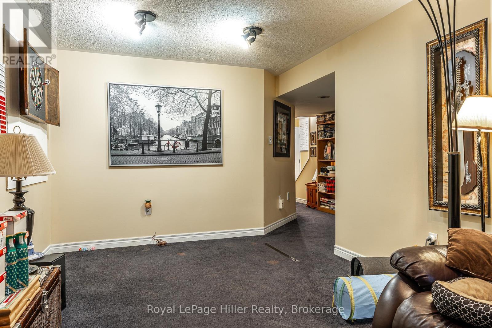 












74 BURNHAM COURT

,
Stratford,




Ontario
N4Z1H5

