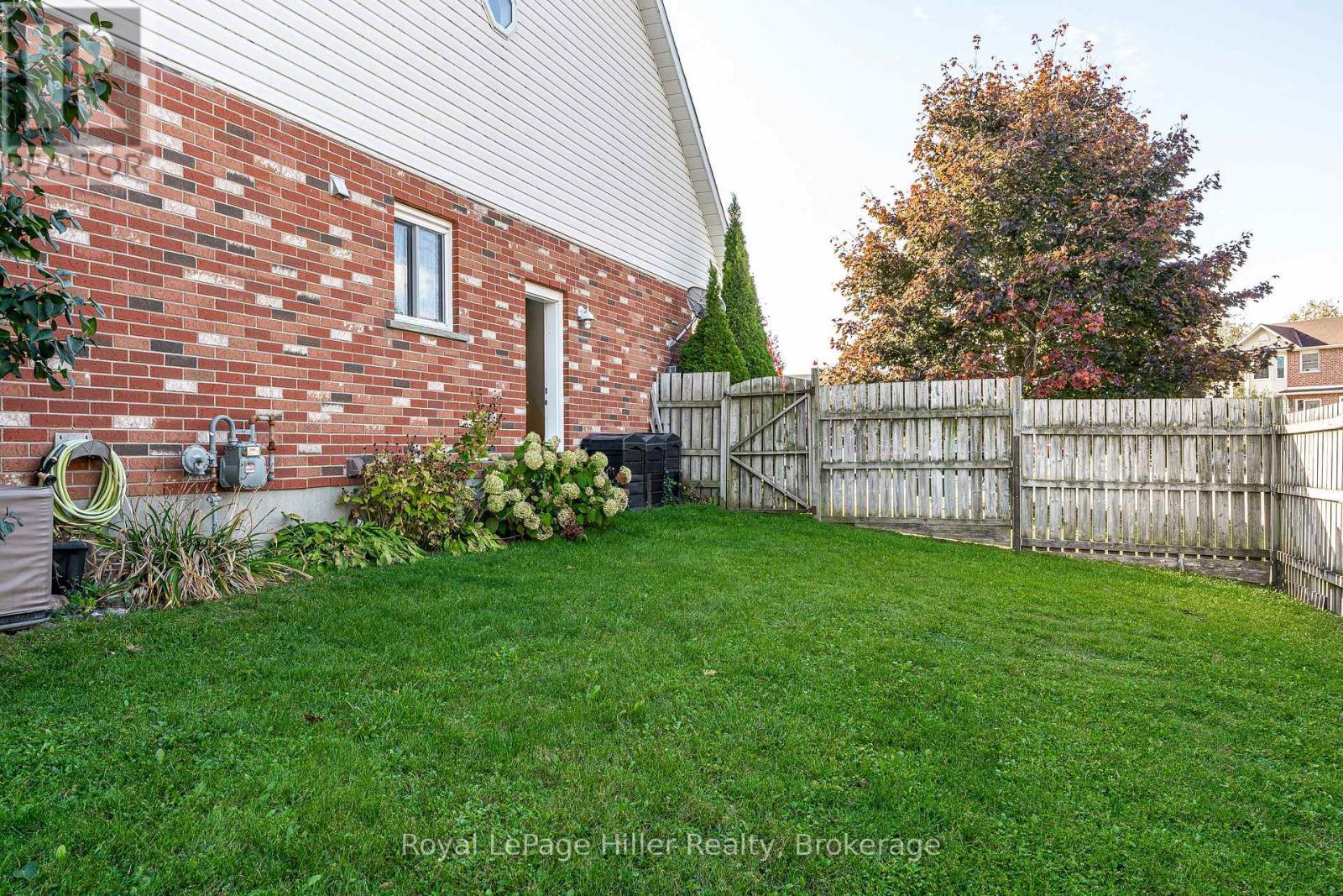












74 BURNHAM COURT

,
Stratford,




Ontario
N4Z1H5

