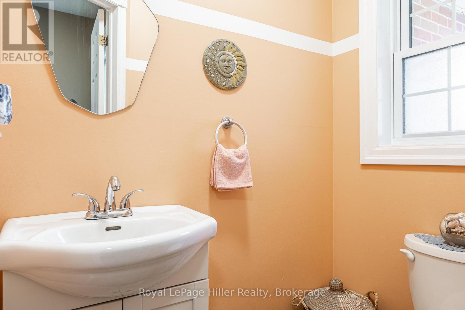 












74 BURNHAM COURT

,
Stratford,




Ontario
N4Z1H5

