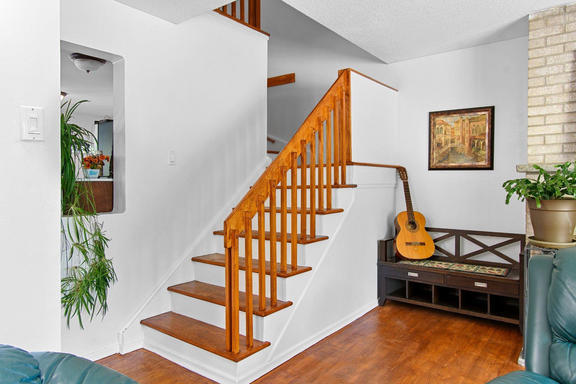 









122


Rue Mutchmore

,
Gatineau (Hull),




QC
J8Y3T7

