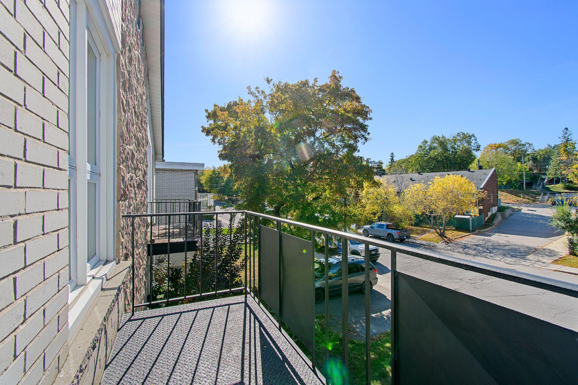 









122


Rue Mutchmore

,
Gatineau (Hull),




QC
J8Y3T7


