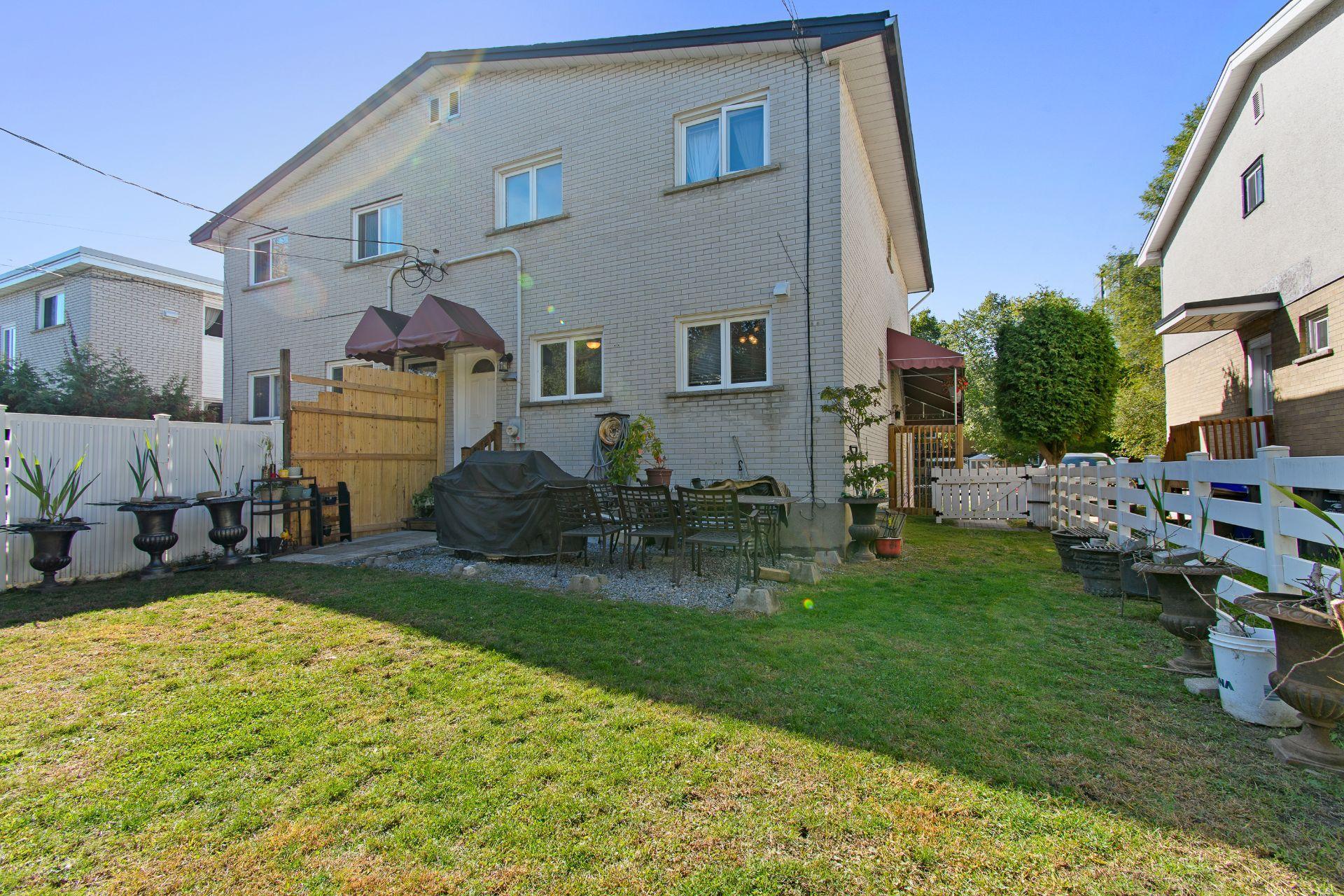 









122


Rue Mutchmore

,
Gatineau (Hull),




QC
J8Y3T7

